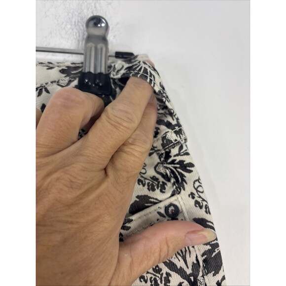 Free People Denim Jeans BlkWhite Floral Womens Size 27 Straight Boho Festival - Picture 3 of 13